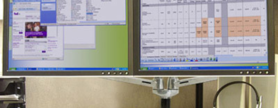 giá đỡ nhiều màn hình